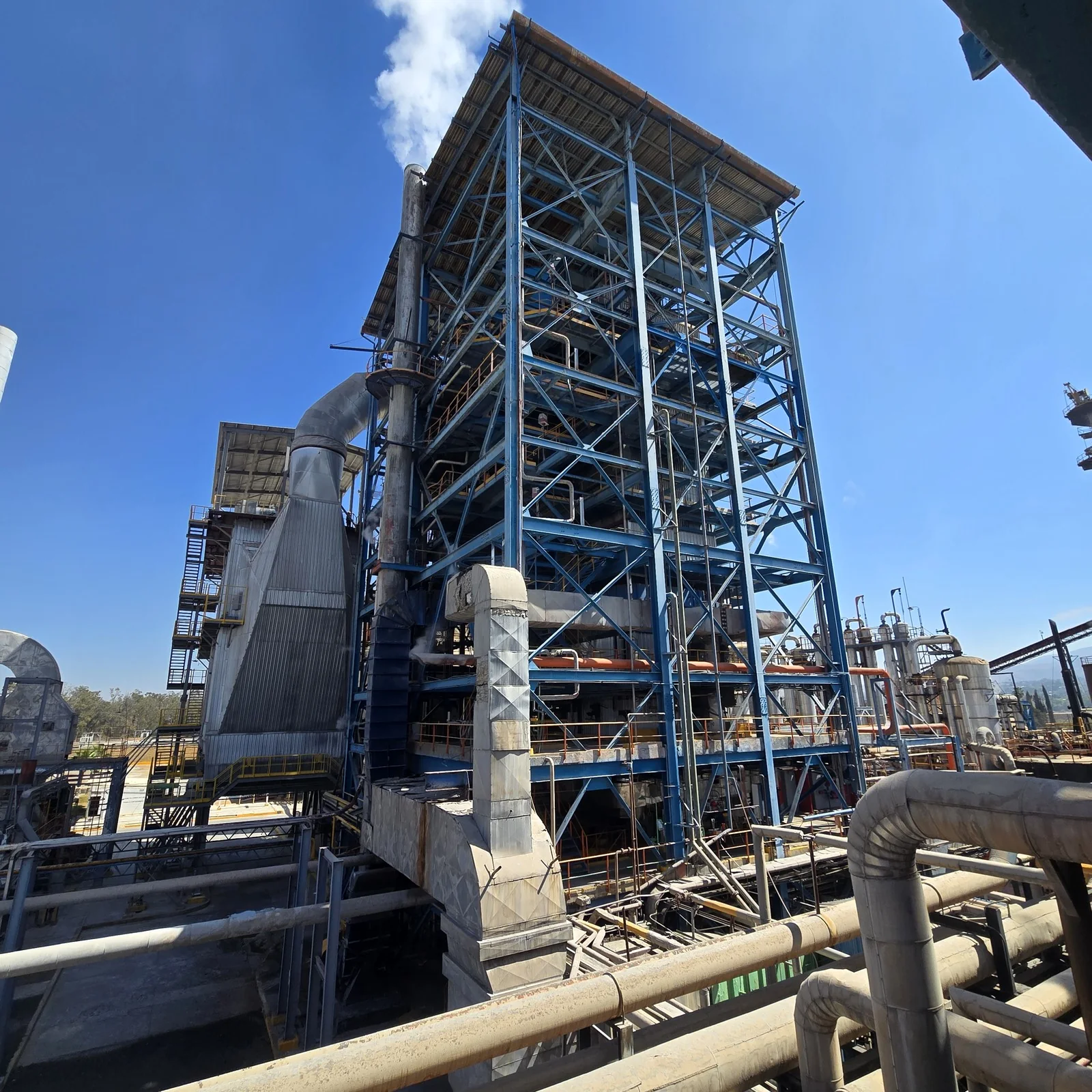 Área de proceso en instalación industrial